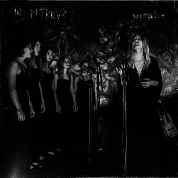 Cover der EP "Mausoleum" von MYRKUR