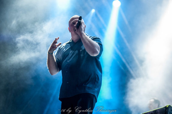 VNV Nation - Advance And Follow (V2) Review • metal.de
