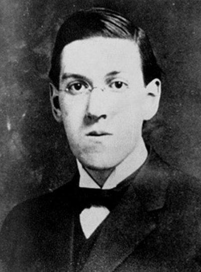 H.P.Lovecraft. © Foto de Howard Phillips Lovecraft tirada em 1915. Quelle: http://www.templeofdagon.com