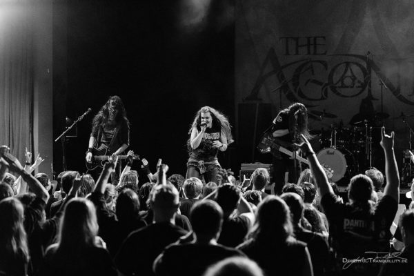 Konzertfoto von The Agonist auf der Female Metal Voices Tour 2017