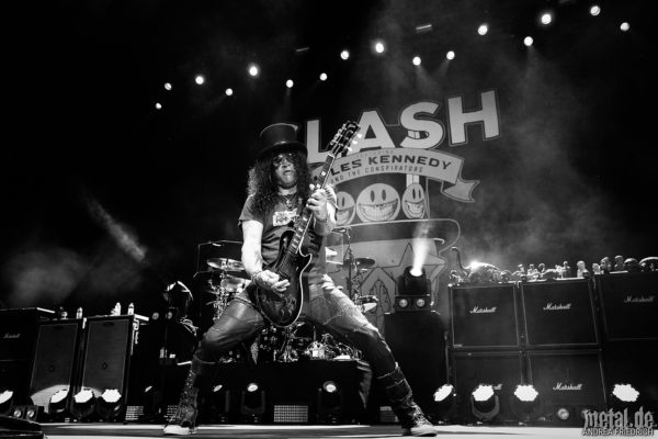 Konzertfoto von Slash feat. Myles Kennedy and the Conspirators - Living The Dream Tour 2019